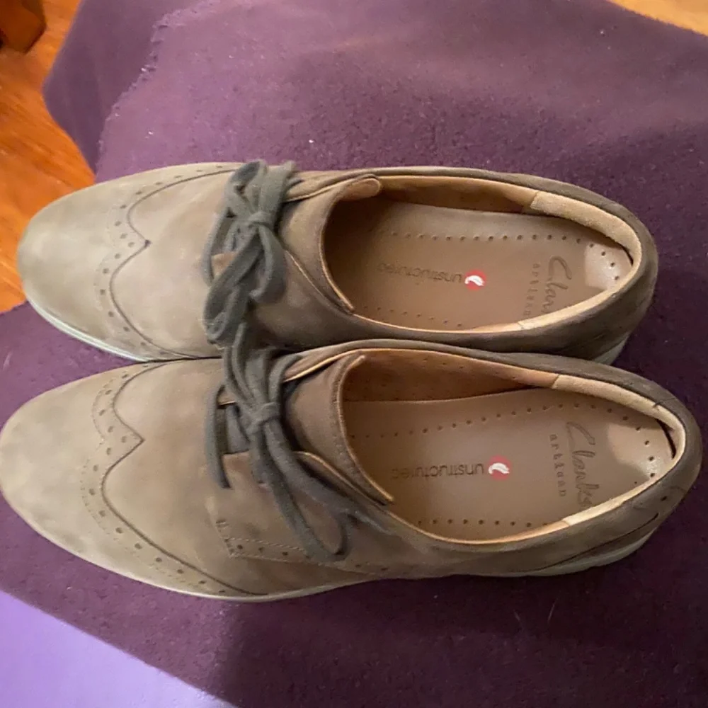 Shoes - Picture 2 of 3